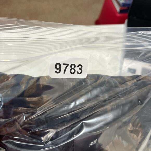 H&M Shirt Mens Extra Large Black Hawaiian Resort Button-Front Short-Sleeve - Picture 8 of 9